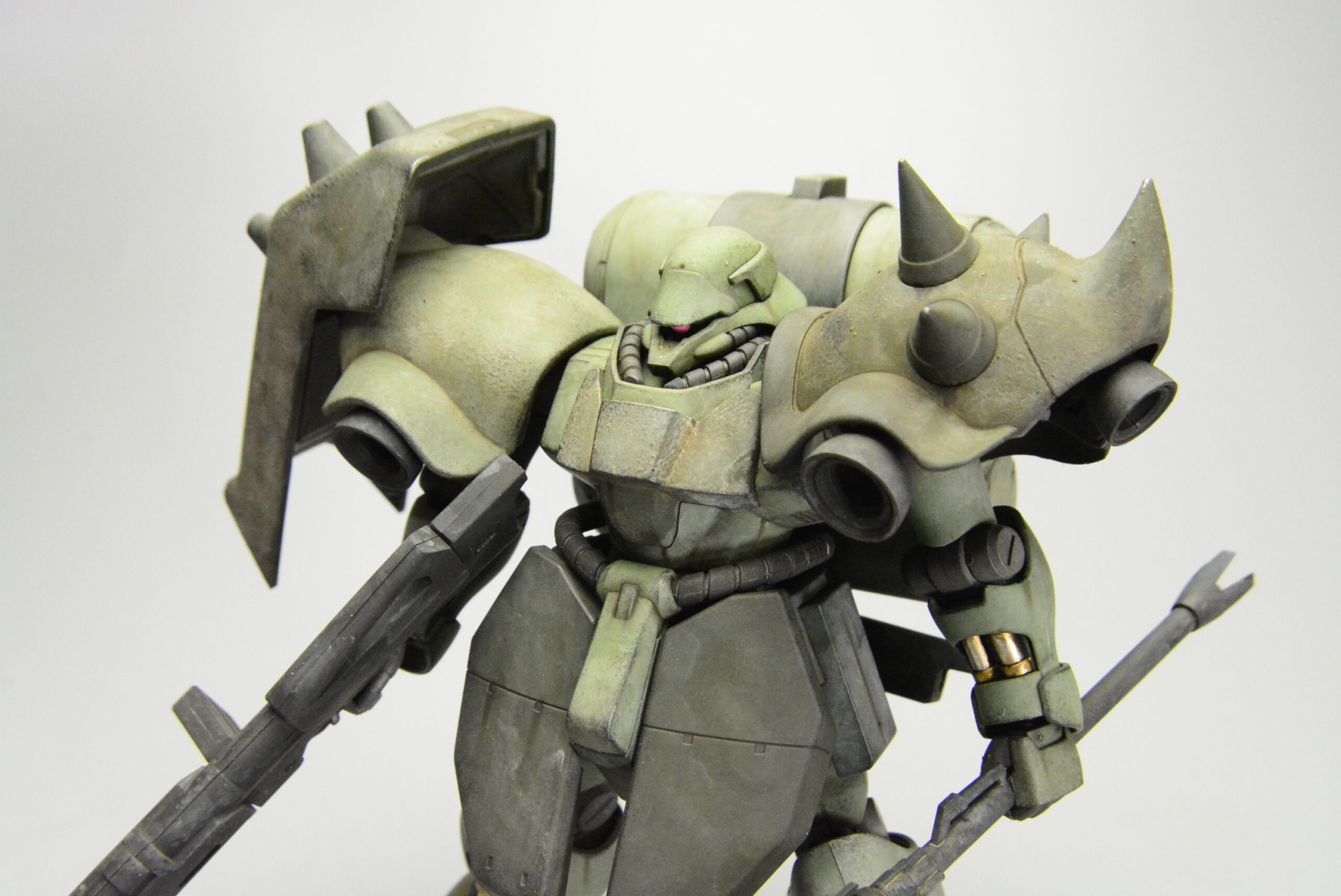 機動戦士ガンダム 1 100 マスターグレード ガンプラ ギラドーガ 完成品